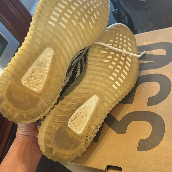 Adidas Yeezy Boost 350 V2 Zebra CP9654 Men's Size 12 - Picture 4 of 7